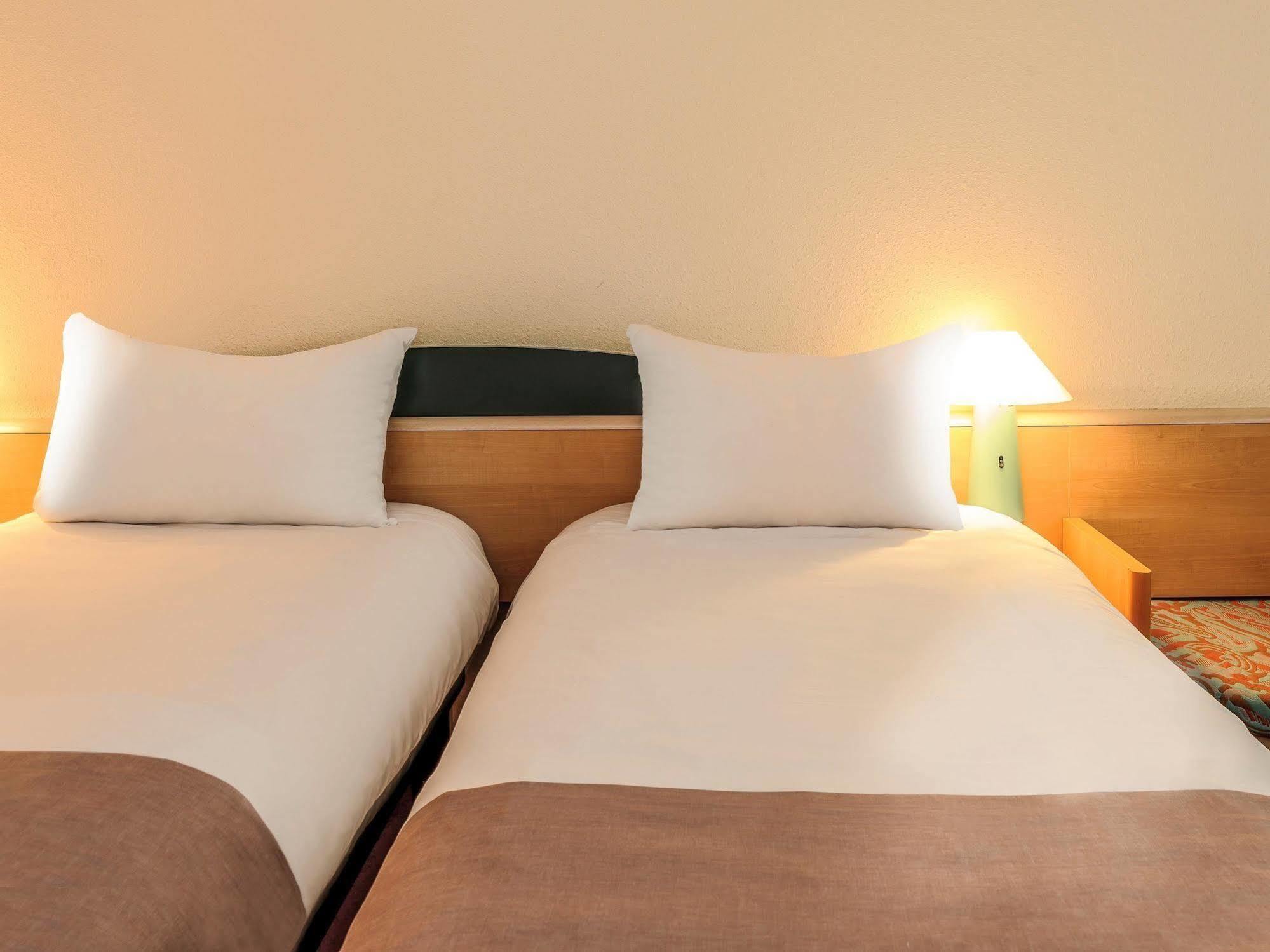Ibis Rostock Am Stadthafen Екстер'єр фото